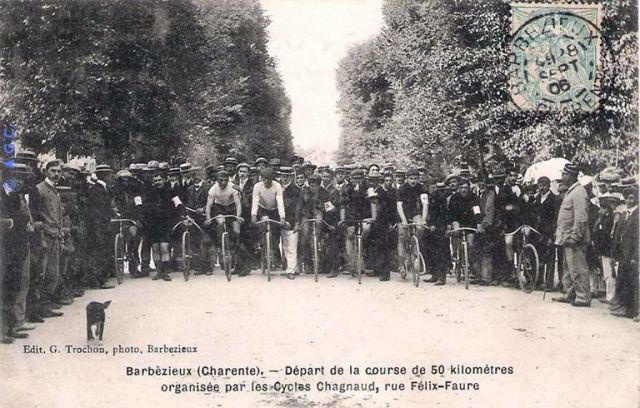 Barbezieux-Saint-Hilaire - Dapart de course cycliste.jpg